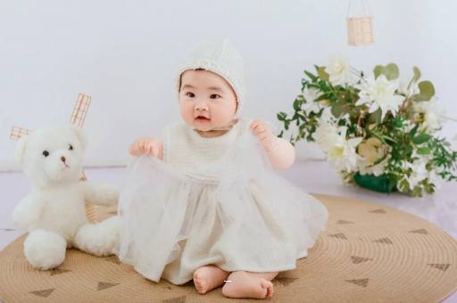石河子宝宝在妈妈肚子里